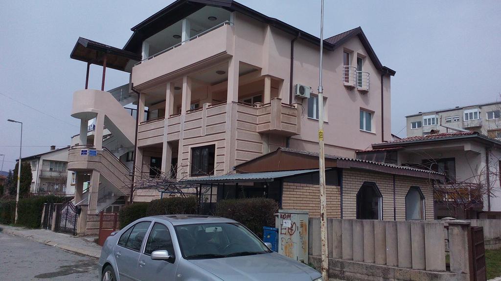 אוהריד Karoski Apartments & Suites מראה חיצוני תמונה